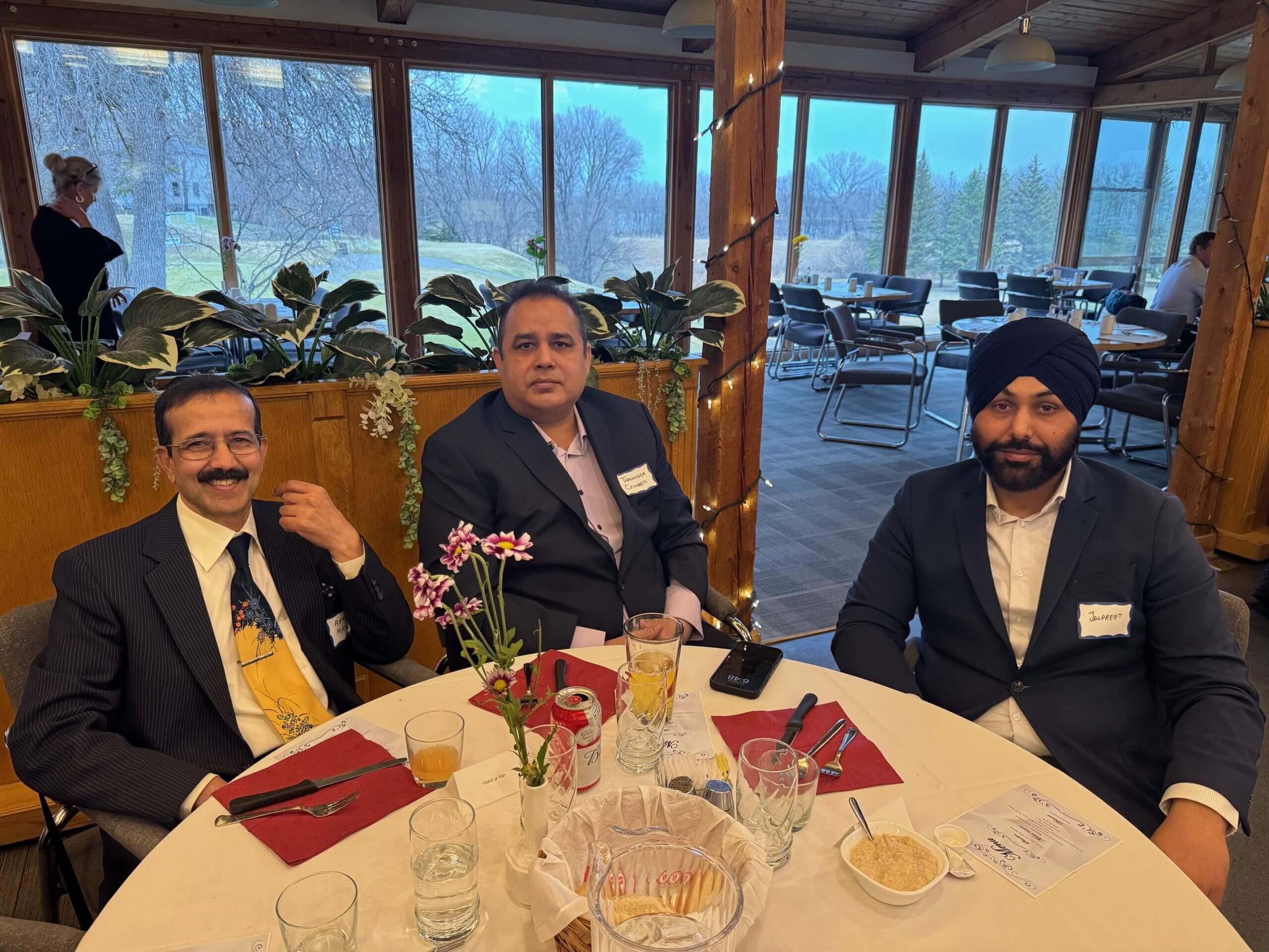 Physician dinner table photo of guests