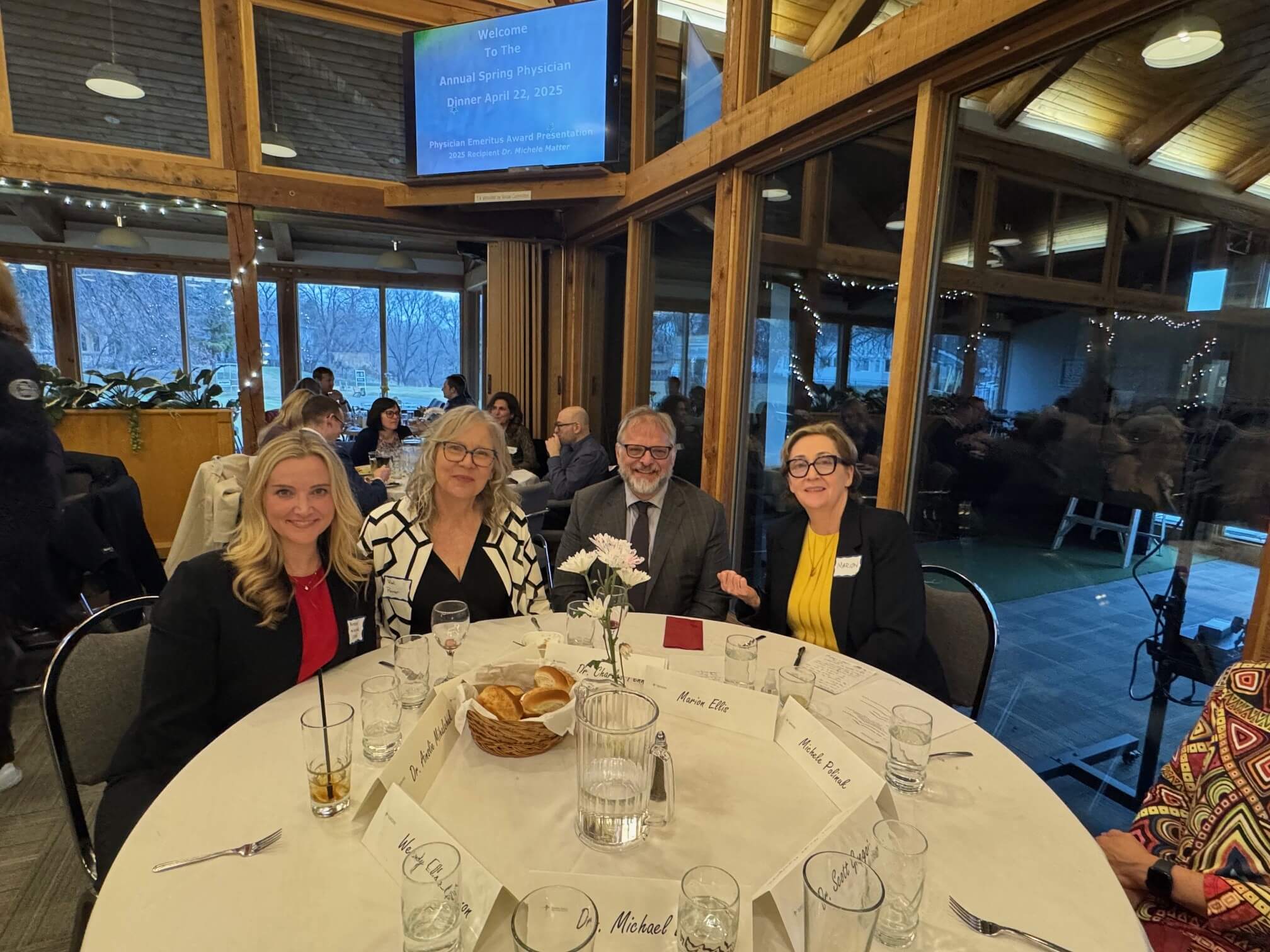 Physician dinner table photo of guests