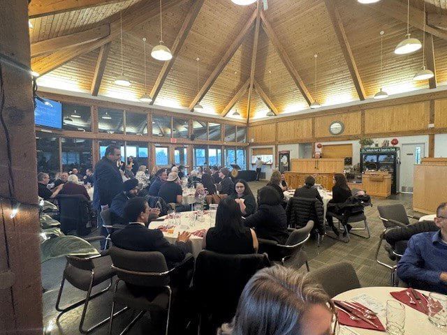 Physician dinner table photo of guests